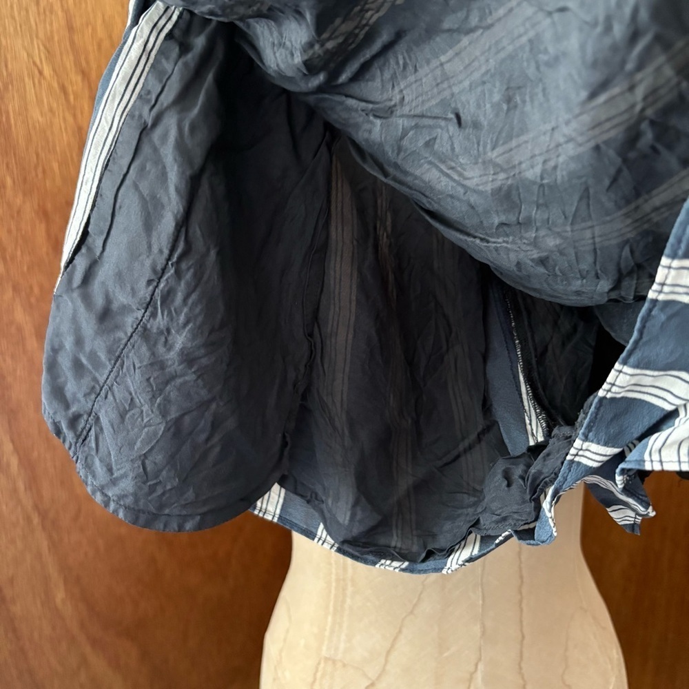 MASON Sz 0 Silk Shorts Striped Navy Blue White Black Lining Pockets - Picture 6 of 9